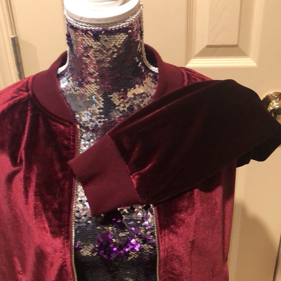 Jacket - Picture 4 of 5